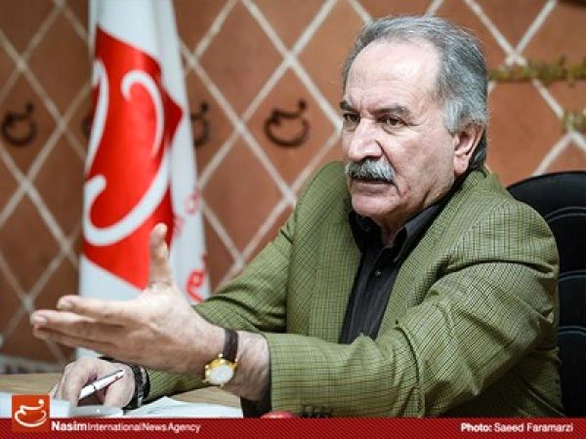 یک اقتصاددان عنوان کرد / علاقه رئیس دفتر روحانی به دلار ۱۰ هزار تومانی!