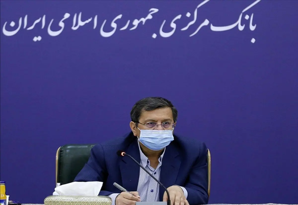 مخالف ارز ۴۲۰۰ تومانی بوده‌ام/ نرخ سود سپرده بانکی تغییر نکرده است