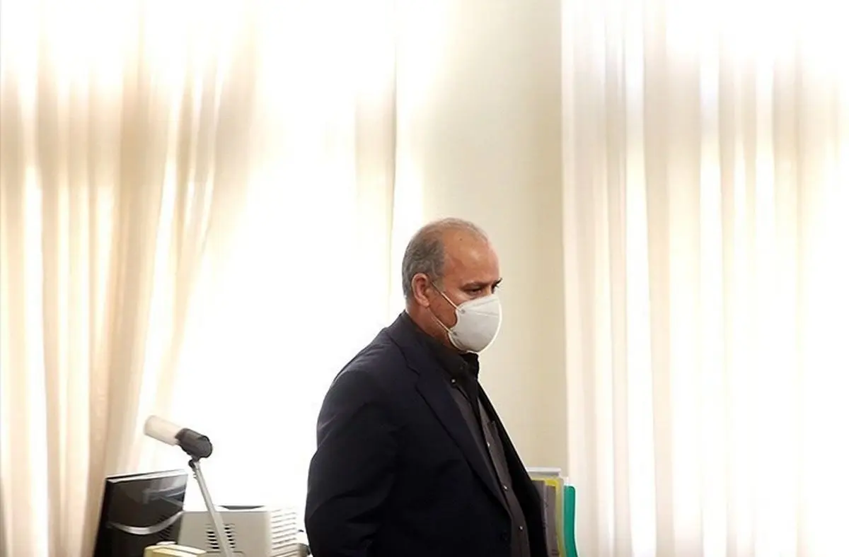 عرق سرد بر پیشانی مهدی تاج / عکس