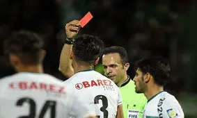 ادامه تصمیمات عجیب فدراسیون فوتبال/ داور نفت - تراکتور تغییر کرد!