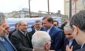 گریه‌های ناراحت کننده یکی از مردم قزوین مقابل نوبخت/ ویدئو