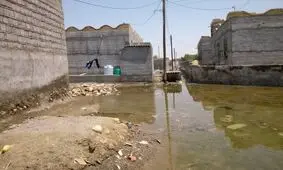 بندر تیاب؛ هر سال «در محاصره آب»/ مسئولان همچنان در انتظار تخصیص اعتبار برای احداث سیل بند/ویدئو