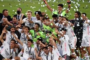 رائول با تیم جوانان رئال مادرید قهرمان اروپا شد