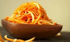 چرا پزشکان توصیه میکنند پوست پرتقال را دور نریزیم؟