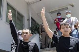 تداوم سرکوب فعالان طرفدار دموکراسی توسط پلیس تایلند