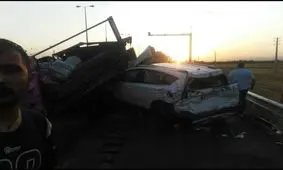 تصادف اتوبوس با کامیون در محور بروجن-مبارکه