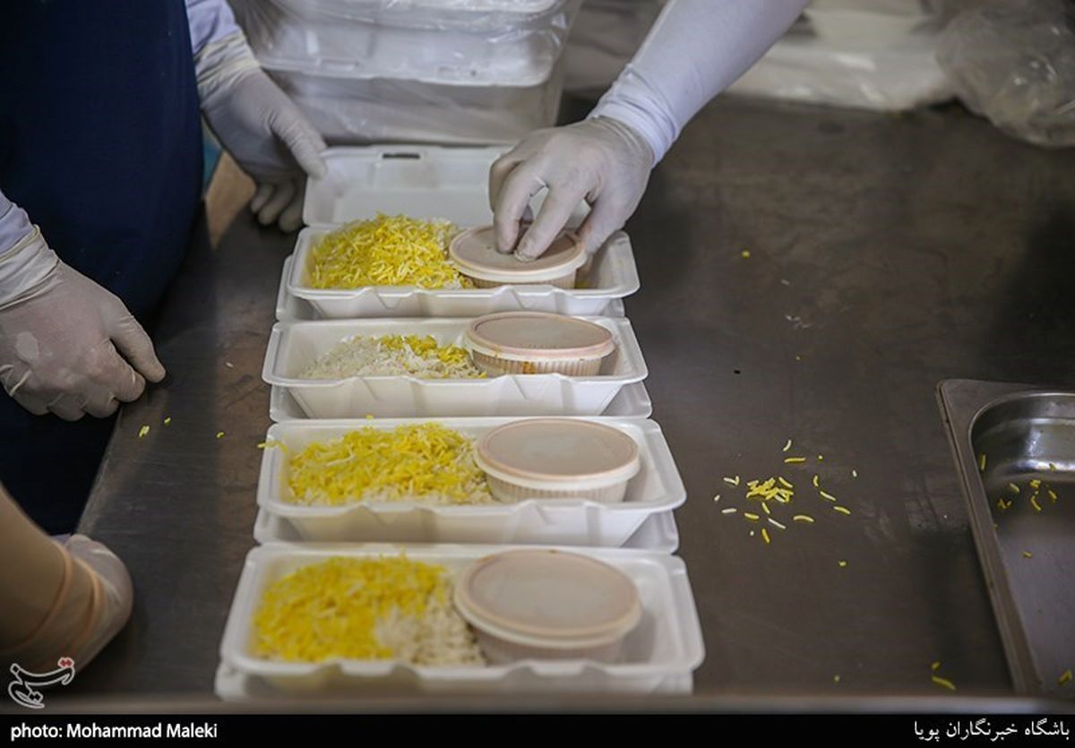 ۷۲ آشپزخانه کمیته امداد کرمانشاه برای جمعآوری نذورات مردمی آمادگی دارد