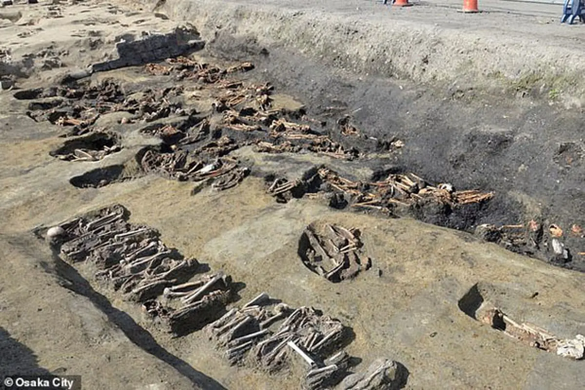 کشف گور دسته جمعی عجیب در ژاپن /تصاویر