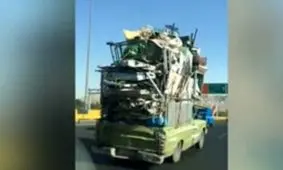 بارگیری بیش از حد وانت در تهران+فیلم