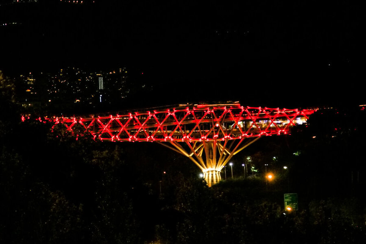 پل طبیعت شب عاشورا قرمز می‌شود