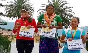 زنی چوپان با دمپایی قهرمان دو ماراتن شد+عکس