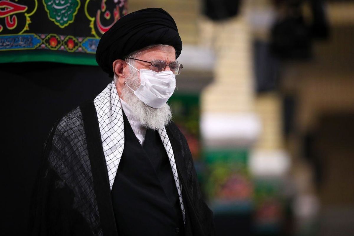 برگزاری مراسم عزاداری شب عاشورای حسینی (ع) با حضور رهبر انقلاب
