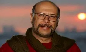 مداحی دیدنی از صداپیشه جناب خان در ایام محرم/ ویدئو