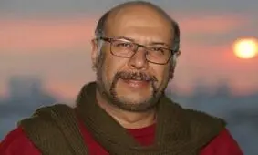 مداحی دیدنی از صداپیشه جناب خان در ایام محرم/ ویدئو