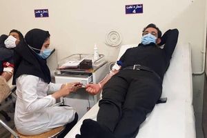 وزیر ارتباطات در جهرم خون اهدا کرد