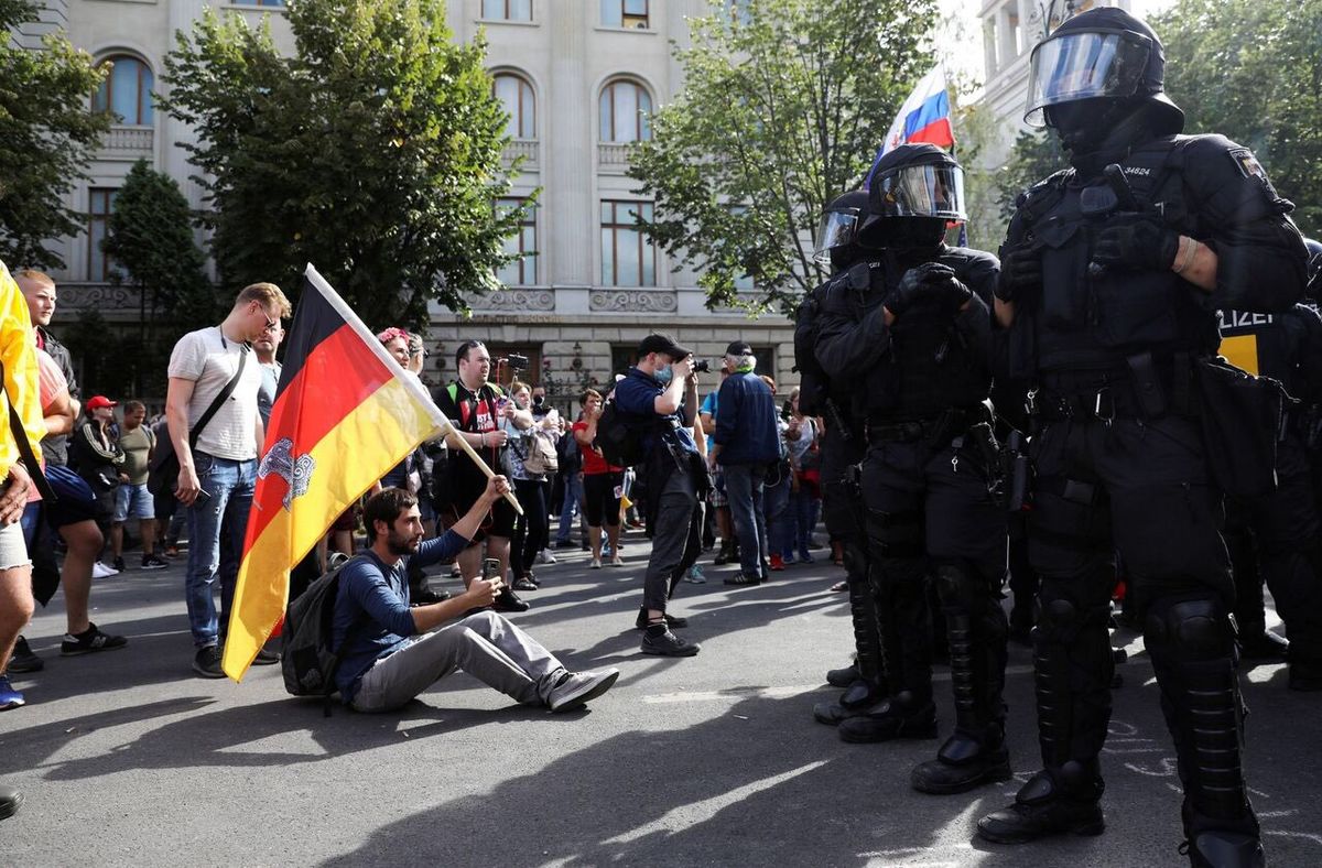 صدها معترض به تدابیر ضد کرونایی دولت آلمان، بازداشت شدند