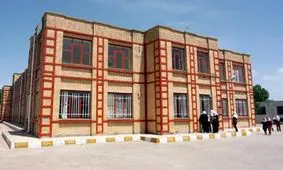 مناطق آزاد استان هرمزگان در کمک به مدرسه سازی کوتاهی می‌کنند