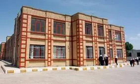 مناطق آزاد استان هرمزگان در کمک به مدرسه سازی کوتاهی می‌کنند
