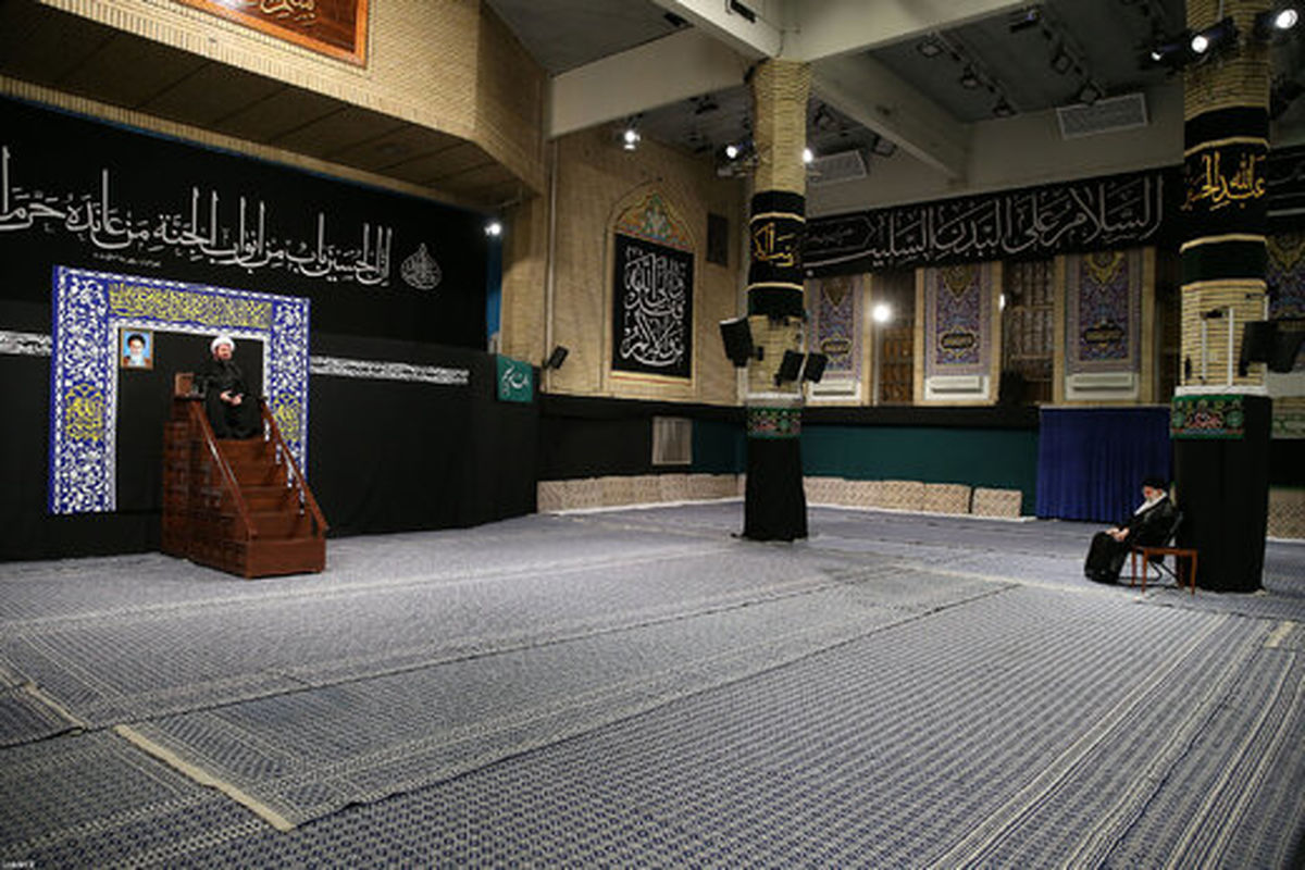 مراسم عزاداری شام غریبان امام حسین (ع) در حضور رهبر انقلاب/عکس