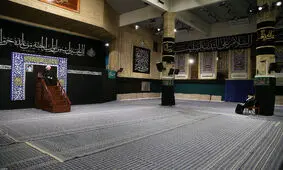مراسم عزاداری شام غریبان امام حسین (ع) در حضور رهبر انقلاب/عکس