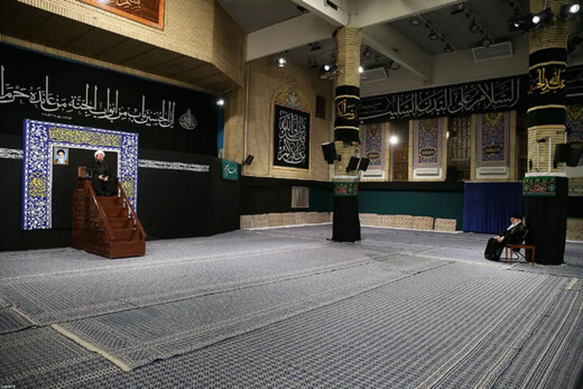 مراسم عزاداری شام غریبان امام حسین (ع) در حضور رهبر انقلاب/عکس