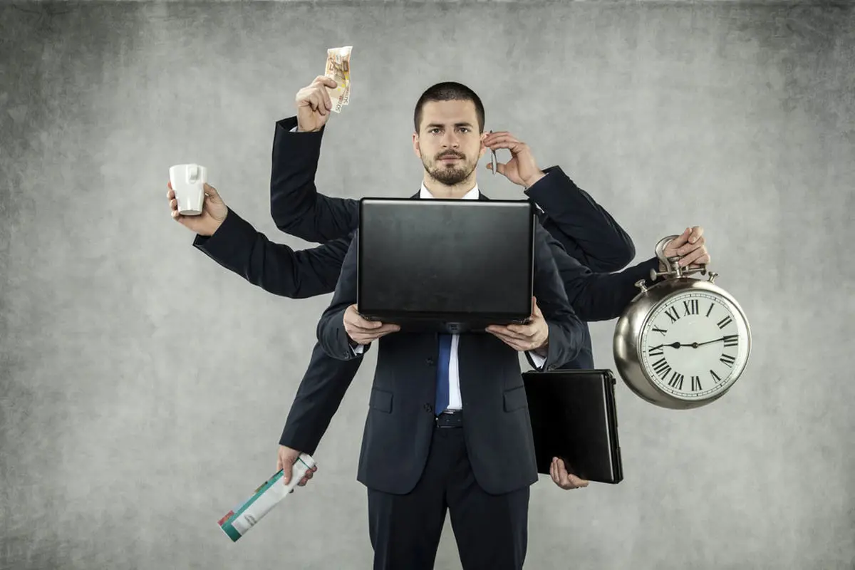 شینزو آبه به علت بیماری کنار رفت، اما مسئولین بالای 80 سال ما به دنبال شغل‌های بیشتر هستند