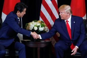 ترامپ، شینزو آبه را 