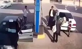 لحظه انفجار پژو در هنگام سوخت گیری/ویدئو
