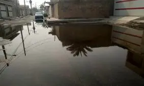 وضعیت اسفناک شهر اهواز به علت یک مشکل عمومی/ تهدید سلامت و بهداشت مردم بواسطه اهمال مسئولان آبفا / نگرانی از بوی تعفن آب شرب مردم