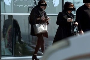 نظارت پلیس بر کشف حجاب و فروش مانتوهای شیشه‌ای