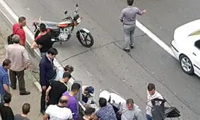 لیز خوردن موتورسیکلت‌ها در بزرگراه بعثت ۵ مصدوم بر جا گذاشت