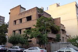 در خانه شاملو چه خبر است؟