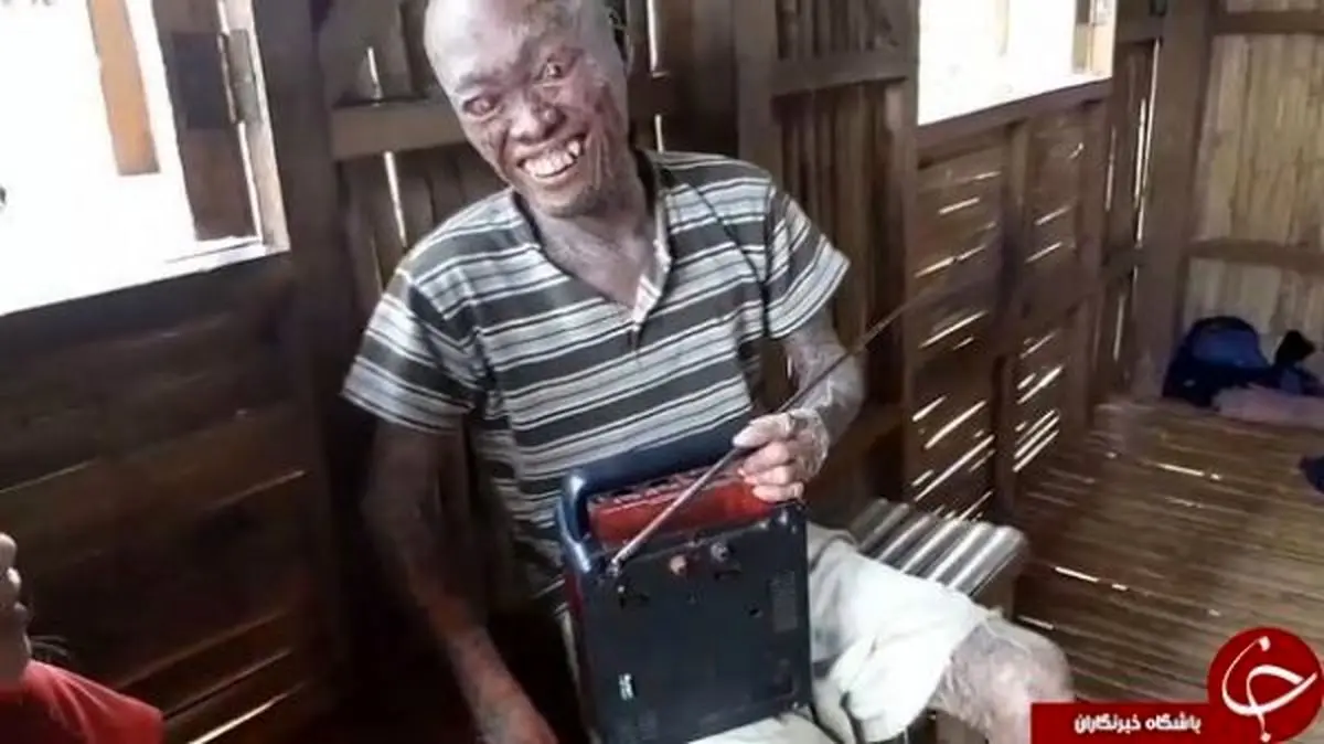 ظاهر عجیب این مرد ترس همه را برانگیخته!+ تصاویزا