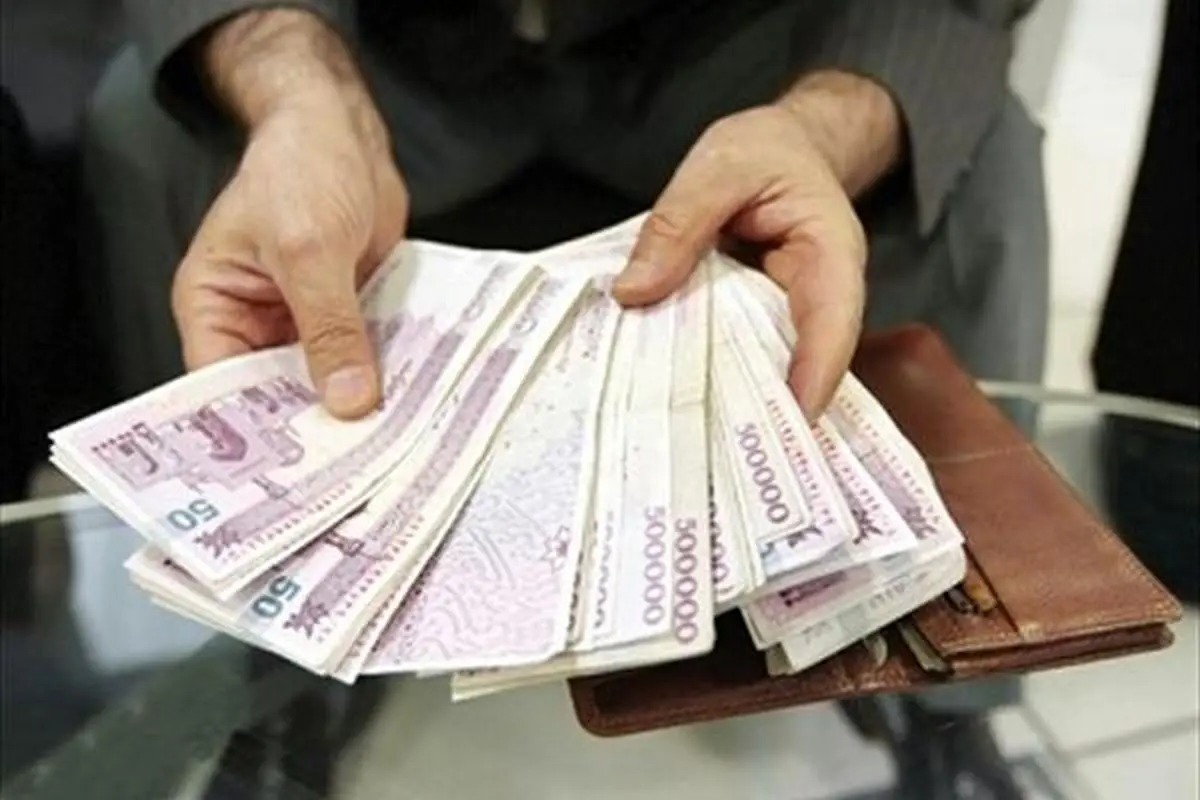 مقایسه قیمت سکه و حداقل دستمزد ماهیانه کارگران از ۱۳۵۸ تا ۱۳۹۹/اینفوگرافی