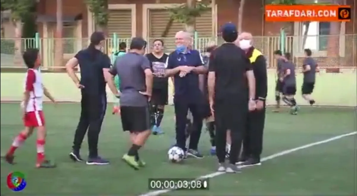 وقتی هنرمندان پا به توپ می‌شوند/ ویدئو