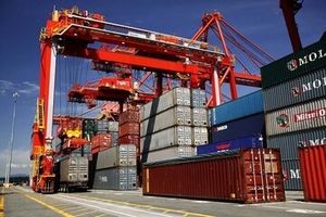 مشکل واردات کالاهای گروه چهار به مناطق آزاد هفته آینده رفع می‌شود