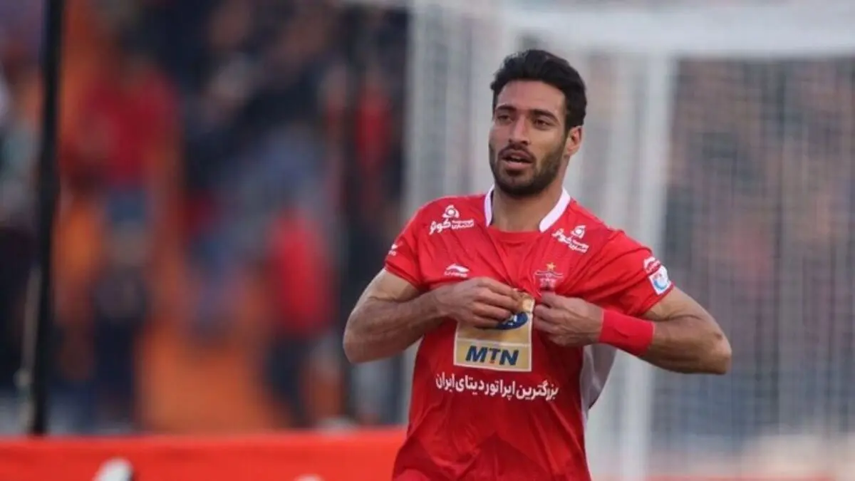 پرسپولیس به بازیکنی پیشنهاد ۳ میلیاردی می‌دهد اما او با ۸ میلیارد به تیم دیگر می‌رود!
