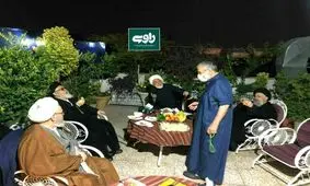 تصویر حضور مهدی کروبی در منزل قدرت الله علیخانی