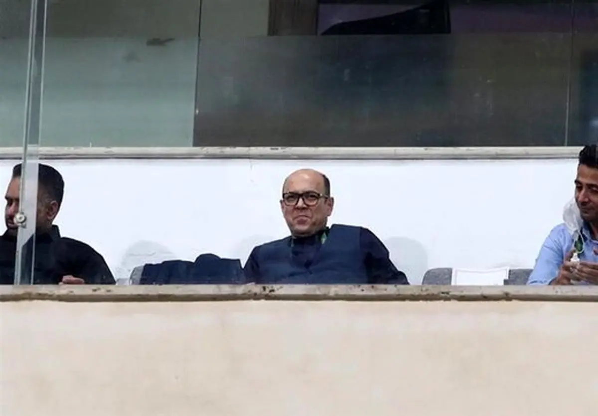 مدیران استقلال نخواستند با فرهاد رودررو شوند!