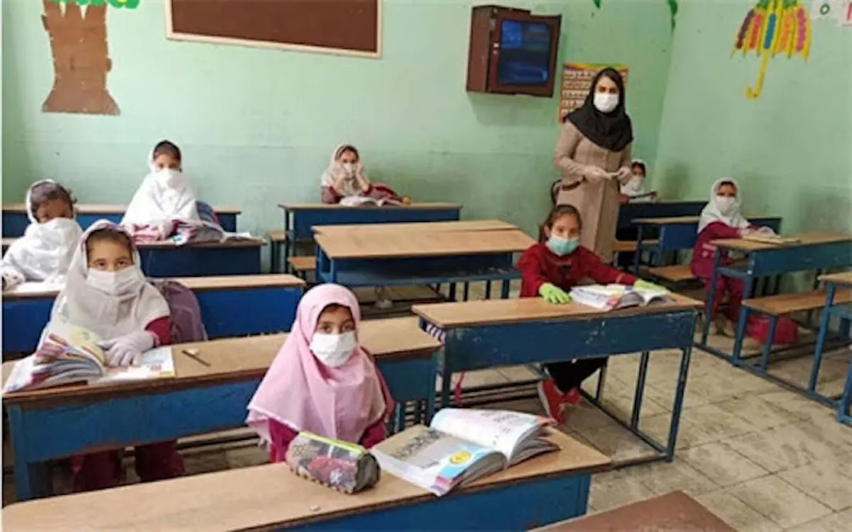 وضعیت مدرسه رفتن بچه‌ها را ببینید!