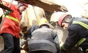 ریزش سازه فلزی در کرج سبب مصدومیت سه نفر شد