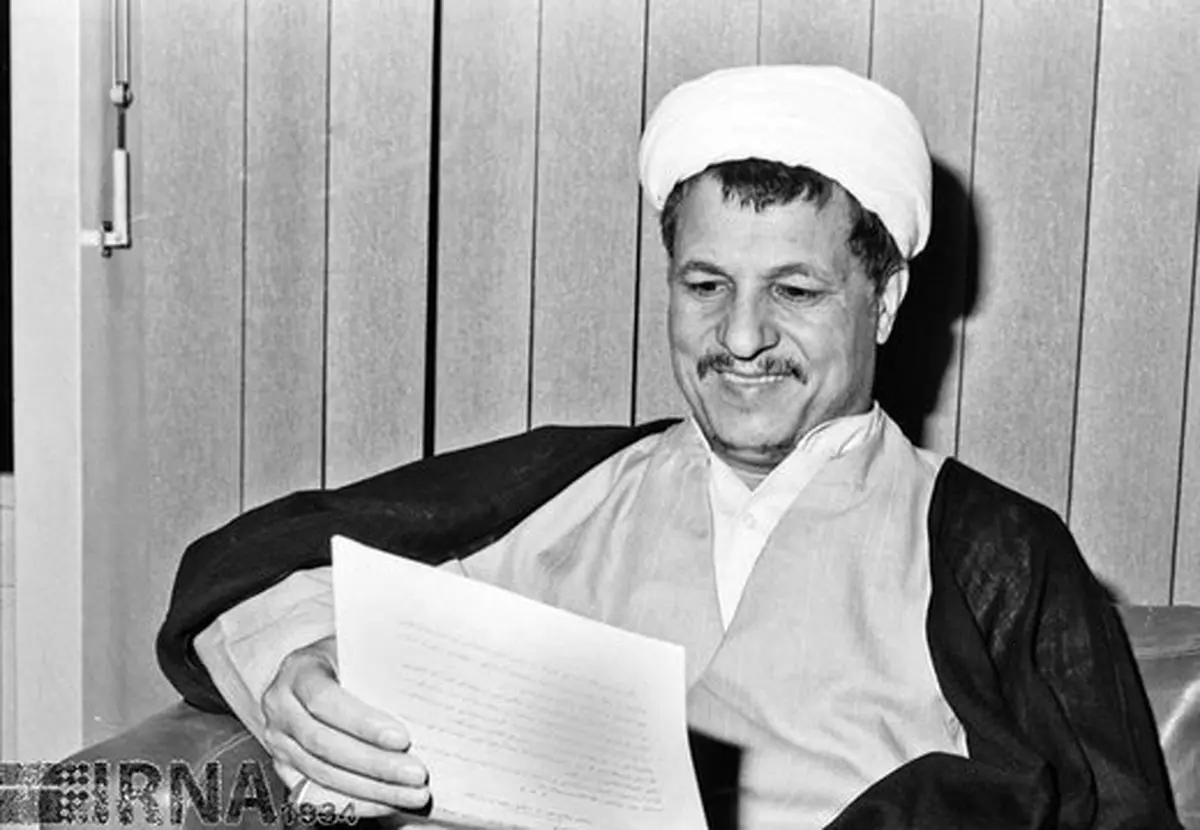 گفتند میرحسین موسوی به جای نامعلومی رفته است /نخست وزیر برای اختیارات بیشتر استعفا داده بود اما...