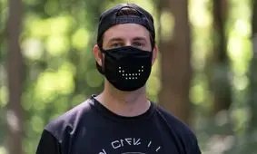 ماسک هوشمندی که لبخند می‌زند / عکس