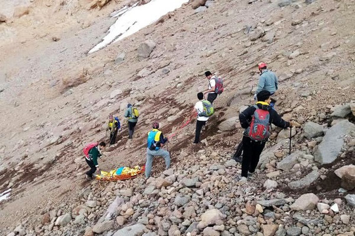 نجات ۲ کوهنورد در ارتفاعات دارآباد