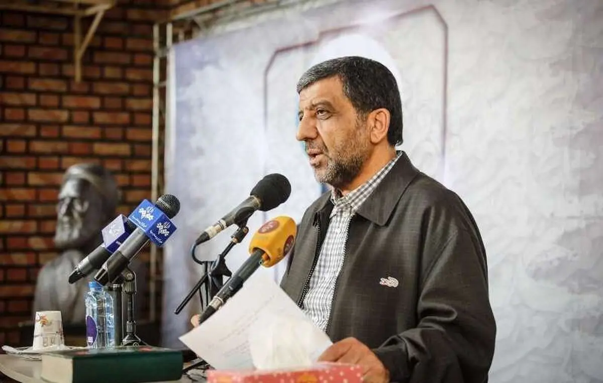 برخی نیروهای انقلاب به «خود شاقول‌پنداری» دچار شده‌اند، که عادت بدی است