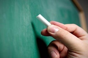 ۷ ماه انتظار برای اعلام نتایج یک استخدام/ پذیرفته‌شدگان مهر ۹۷ معلم می‌شوند