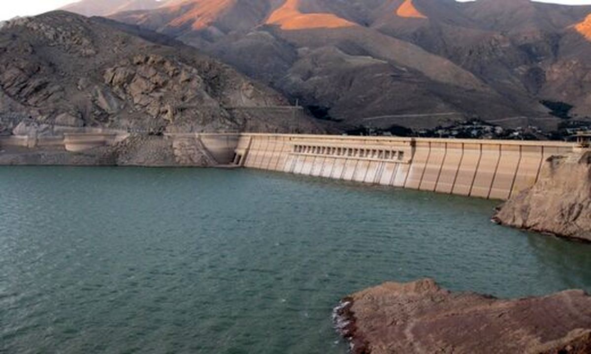 بلایی راکه سدسازی بر سر دریاچه ارومیه آورد ببینید/ نمودار