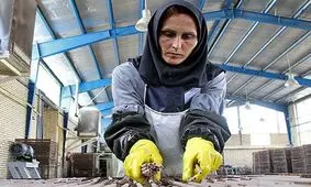 تعطیلی کارخانه‌ها و بیکاری کارگران از عواقب کرونا در ایلام/ قانون کار درباره زنان سرپرست خانواده اجرا نمی‌شود