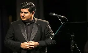 شعرخوانی سالار عقیلی برای پدرش که در کماست / ویدئو