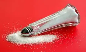 ۳ راهکار آسان برای کاهش مصرف نمک